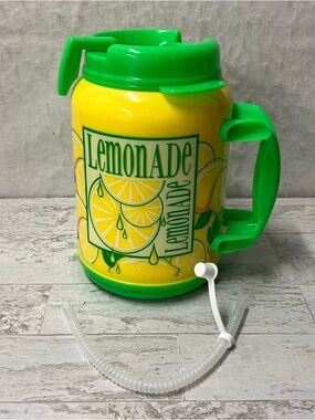 Whirley 64 oz Hot & Cold Insulated Drink Travel Cup Mug USA  LEMONADE W/ Straw